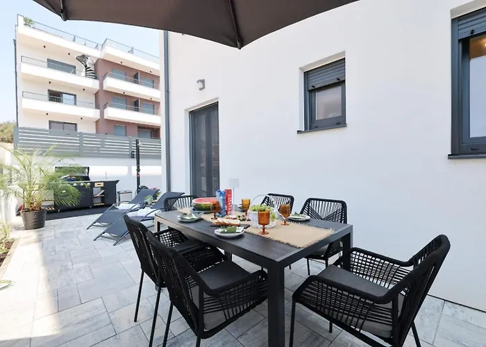 Belvedere - Garden And Jacuzzi Apartamento *