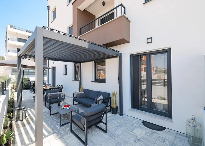 Belvedere - Garden And Jacuzzi Apartamento Zadar