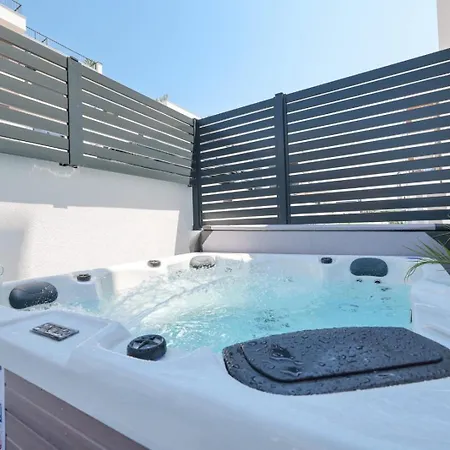 Apartment Belvedere - Garden And Jacuzzi Zadar