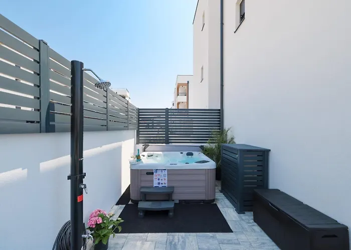 Belvedere - Garden And Jacuzzi *