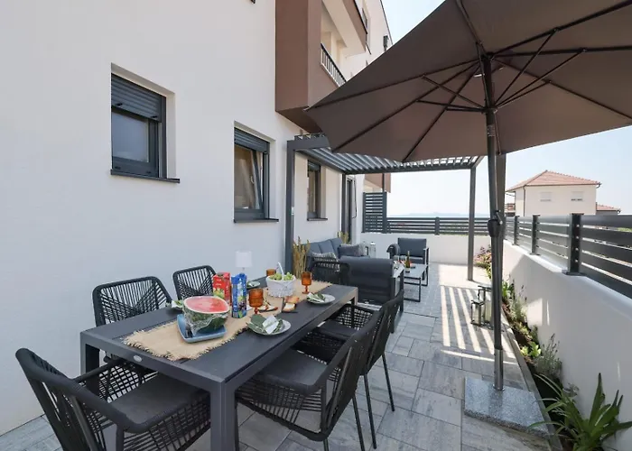 公寓 Belvedere - Garden And Jacuzzi 扎达尔