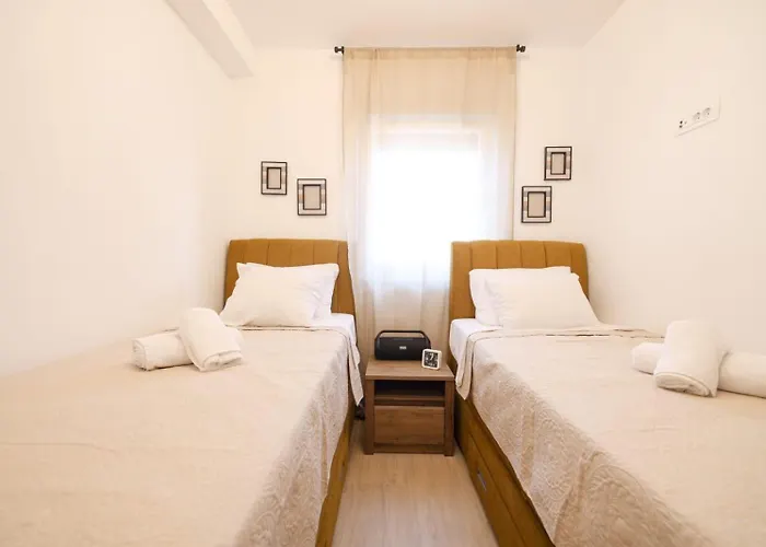 Belvedere - Garden And Jacuzzi *