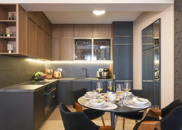 Belvedere - Garden And Jacuzzi